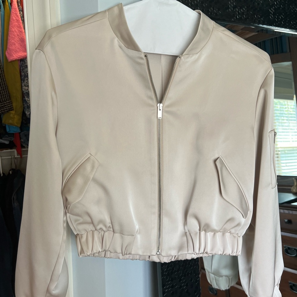 SATIN EFFECT BOMBER JACKET
Small